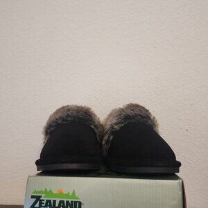 Zealand black slippers - Black - Size 10